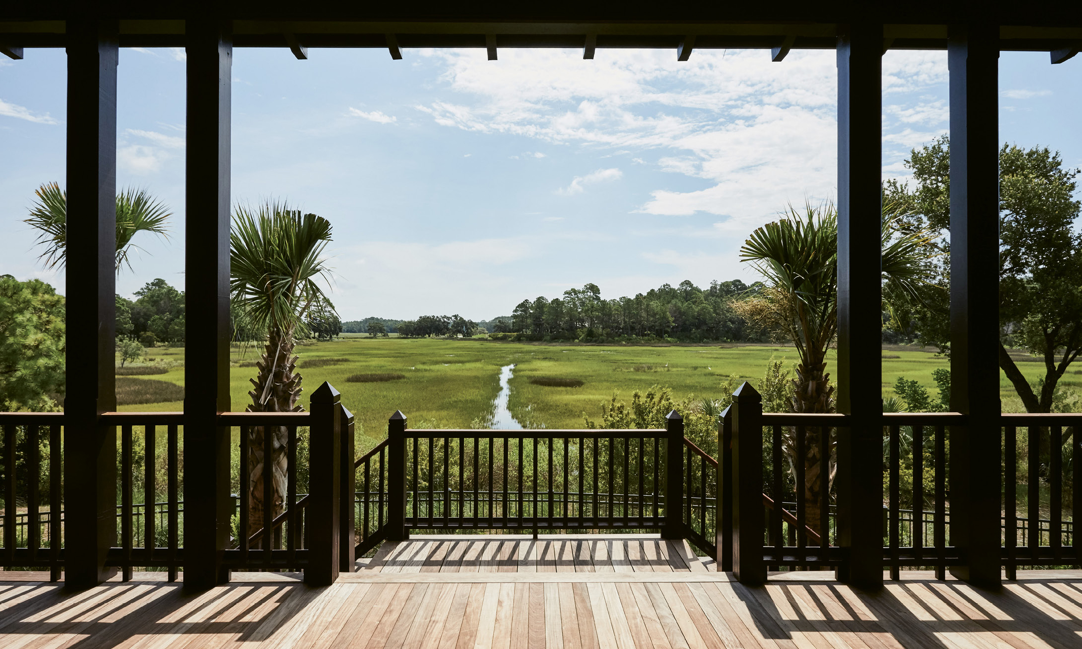 “I understood why the homeowners didn’t want any striking colors. It is so peaceful looking out onto the marsh, you don’t want anything inside distracting from that serenity.”  —Charlotte Lucas, interior designer