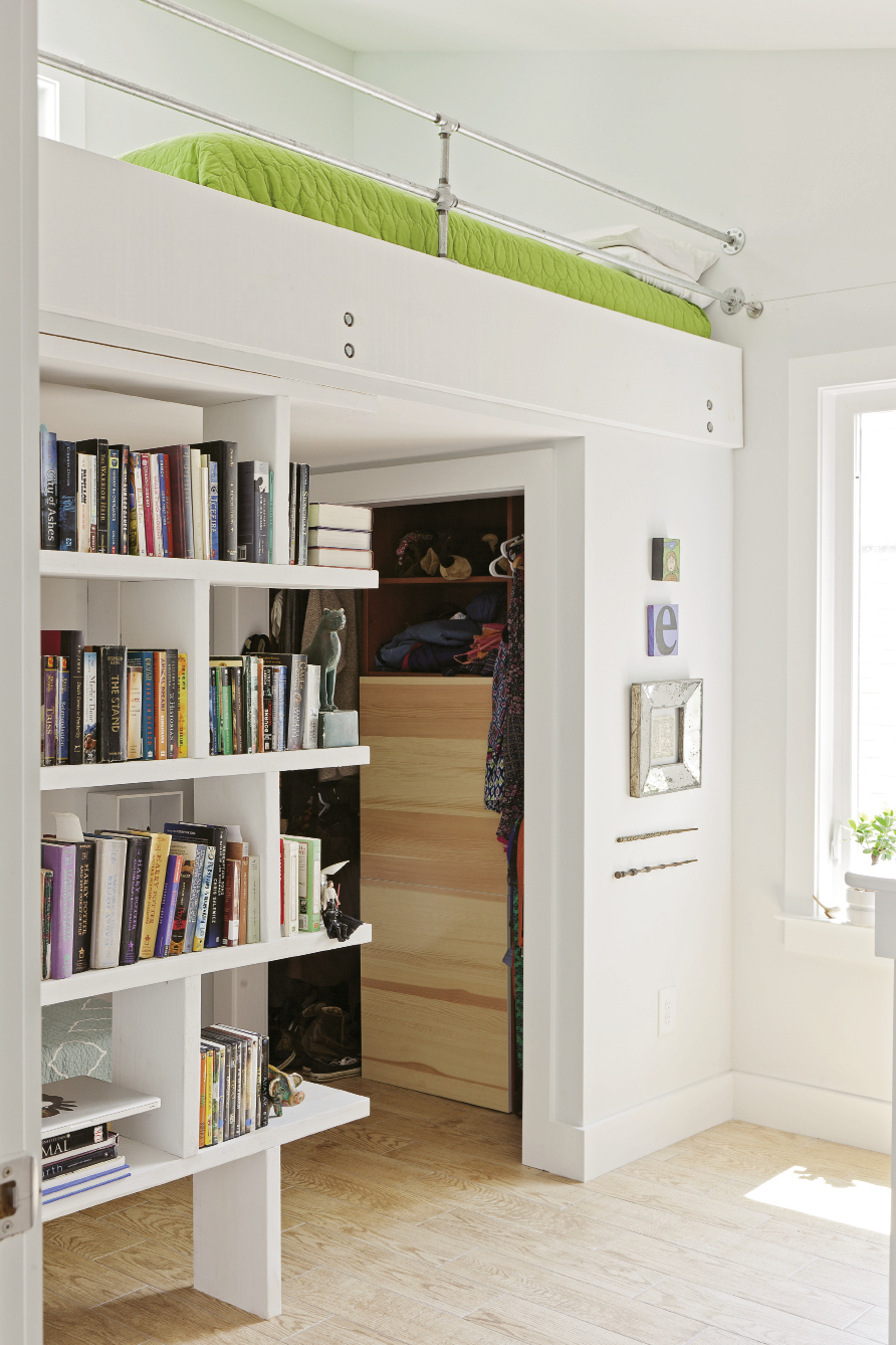 In the girls’ bedrooms, bunks are lofted to free up valuable floor space; built-in shelves corral books and knickknacks.