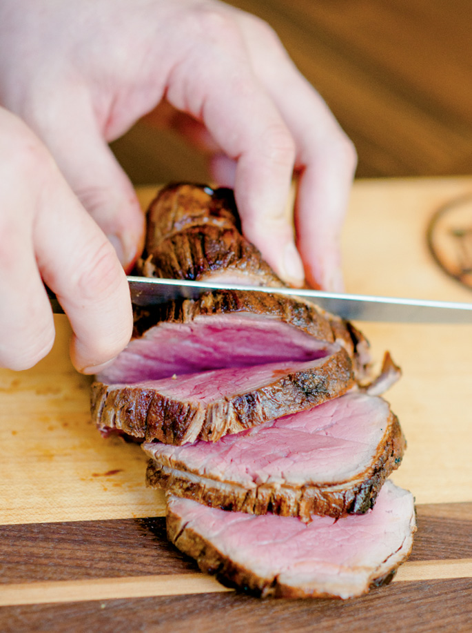 Prime Cut: Using indentations from the butcher’s twine as a guide makes slicing the châteaubriand a snap.