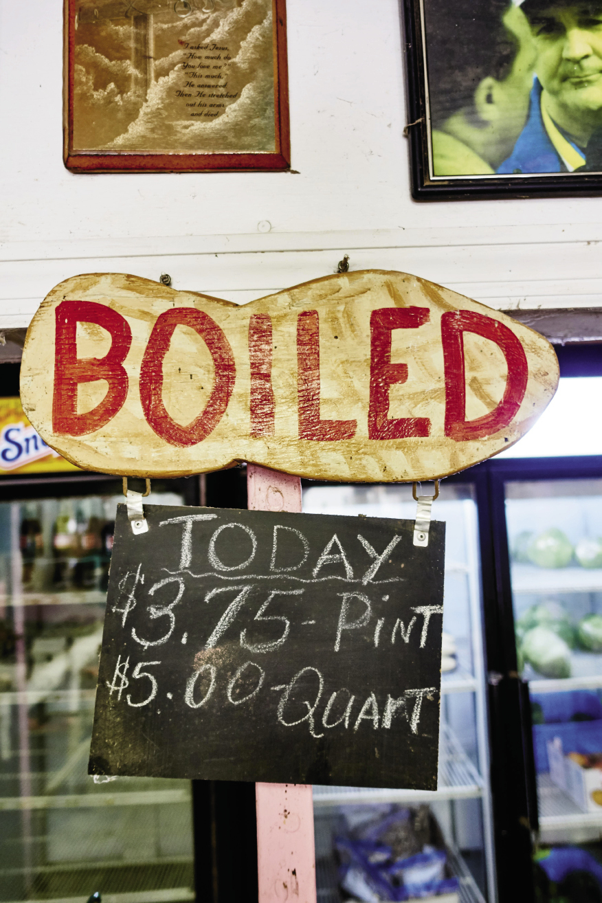 Edisto Island: boiled peanuts and local vegetables at King’s Farm Market