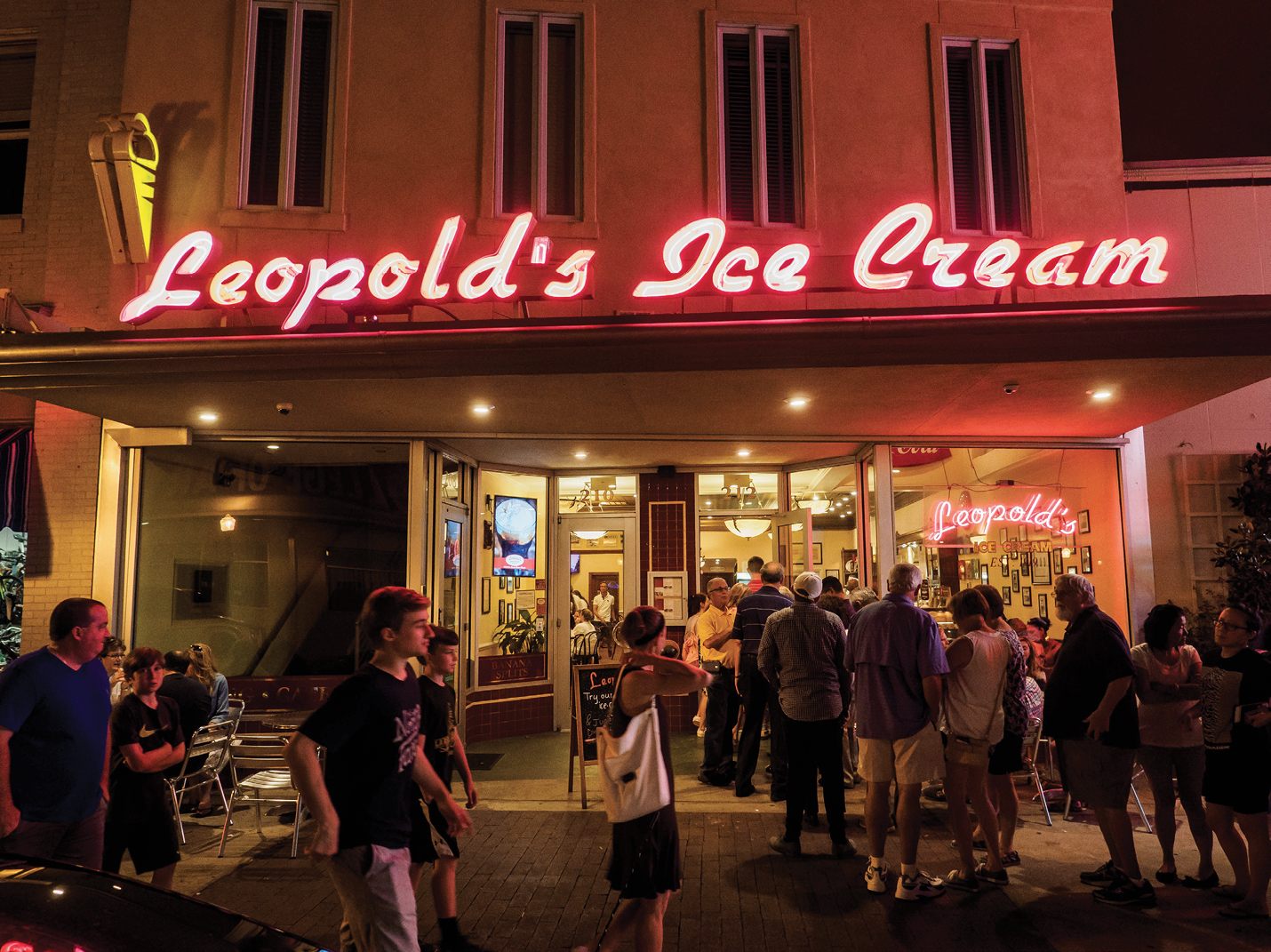 The after-dinner crowd queues up at Leopold’s Ice Cream, which was established 98 years ago and stays open until midnight on weekends.