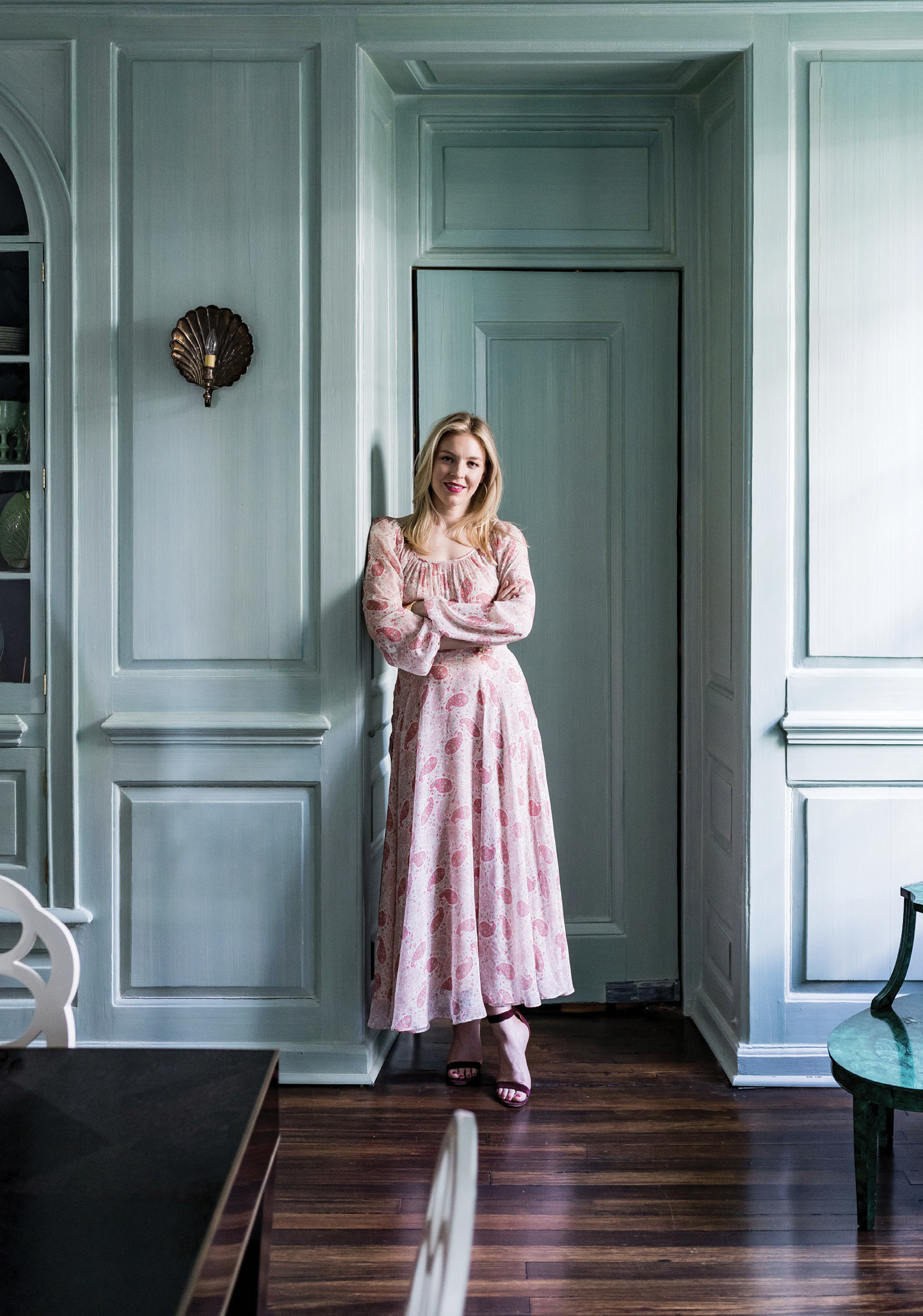 Ceara Donnelley (above in her downtown dining room) grew up visiting her grandparents’ ACE Basin property and is the only one in the family to make Charleston her home base. Donnelley’s full renovation of her historic home served as a design lab for Ceara Donnelley Ltd., her interior design studio.