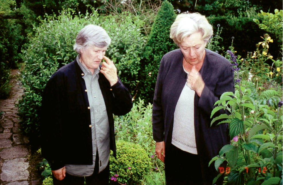 McGee with British garden writer and designer Penelope Hobhouse in Dorset