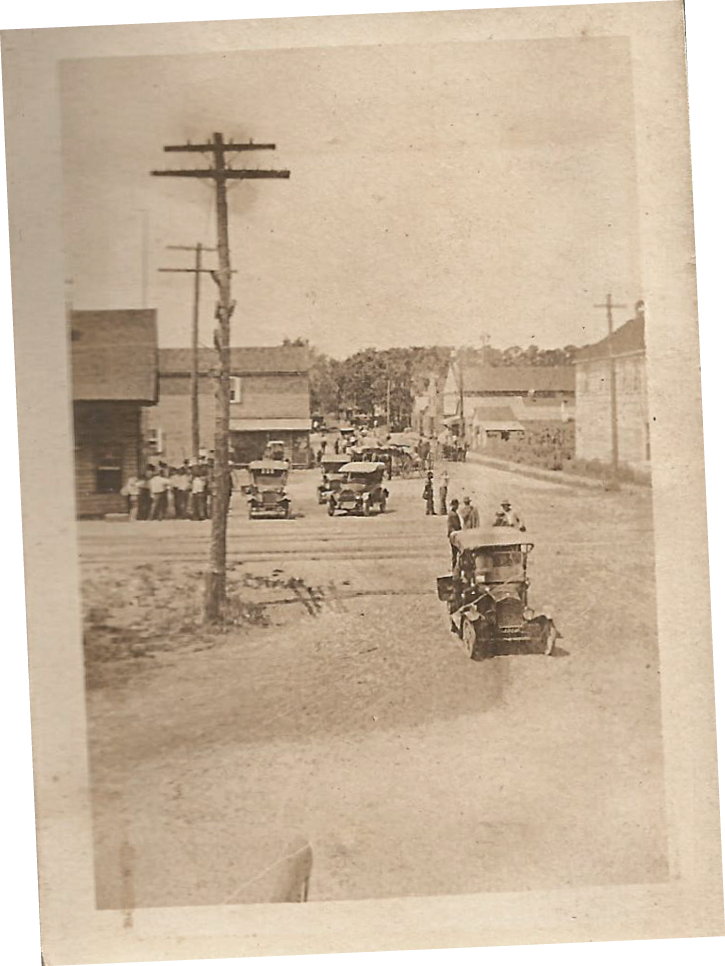 A photograph of Moncks Corner on the day of the great shoot-out between rival bootlegging gangs, the McKnight organization and the Villeponteaux clan, in 1926