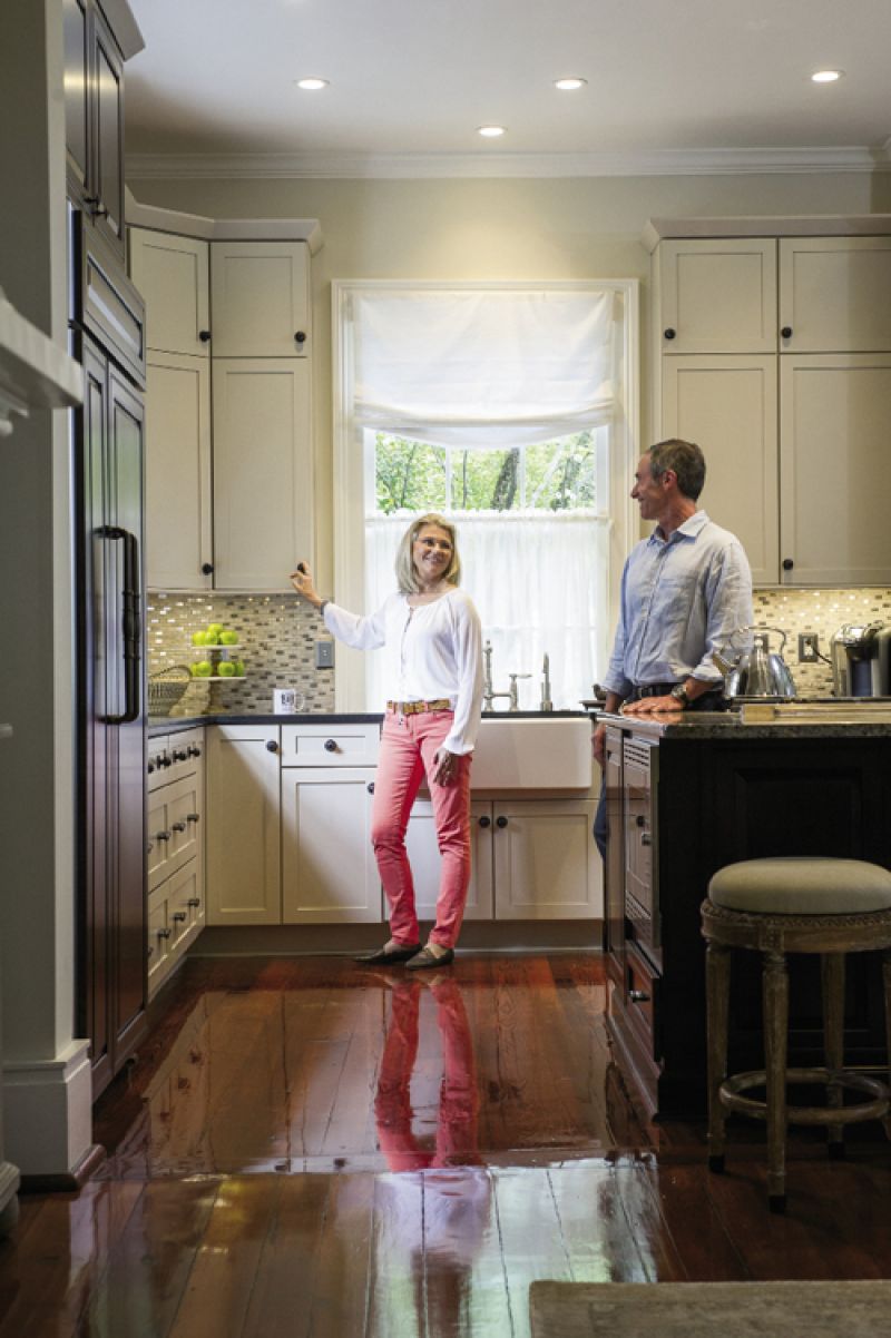 Craving a more open first-floor layout, the Feinbergs had the wall between the kitchen and dining area removed;  now the two rooms flow together seamlessly.