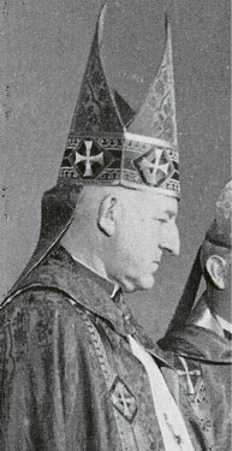 Rev. Albert R. Stuart, rector of St. Michael’s, presided over the service, saying that Victor had made Fenwick Hall into one of the finest estates of the Lowcountry and “entertained in charming manner both for local people and visitors, among whom were several famous men and women.”
