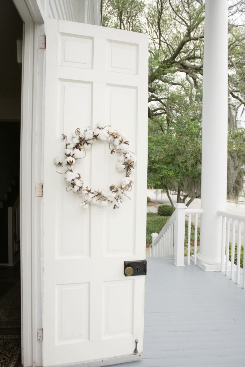 HOW DASHING: Cotton bolls from Jack&#039;s family farm made charming boutonnieres.