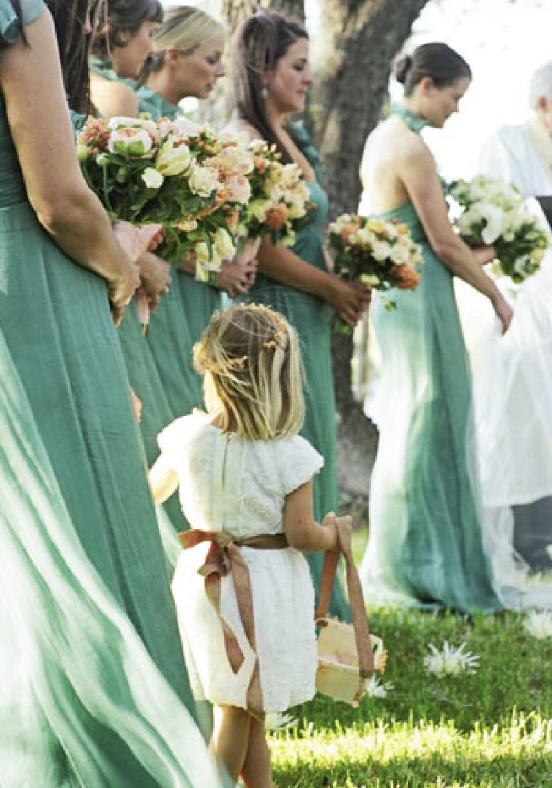 Girl&#039;s Best Friends: “My girlfriends mean the world to me,” says Candice of her bridesmaids, four of whom were her high school friends