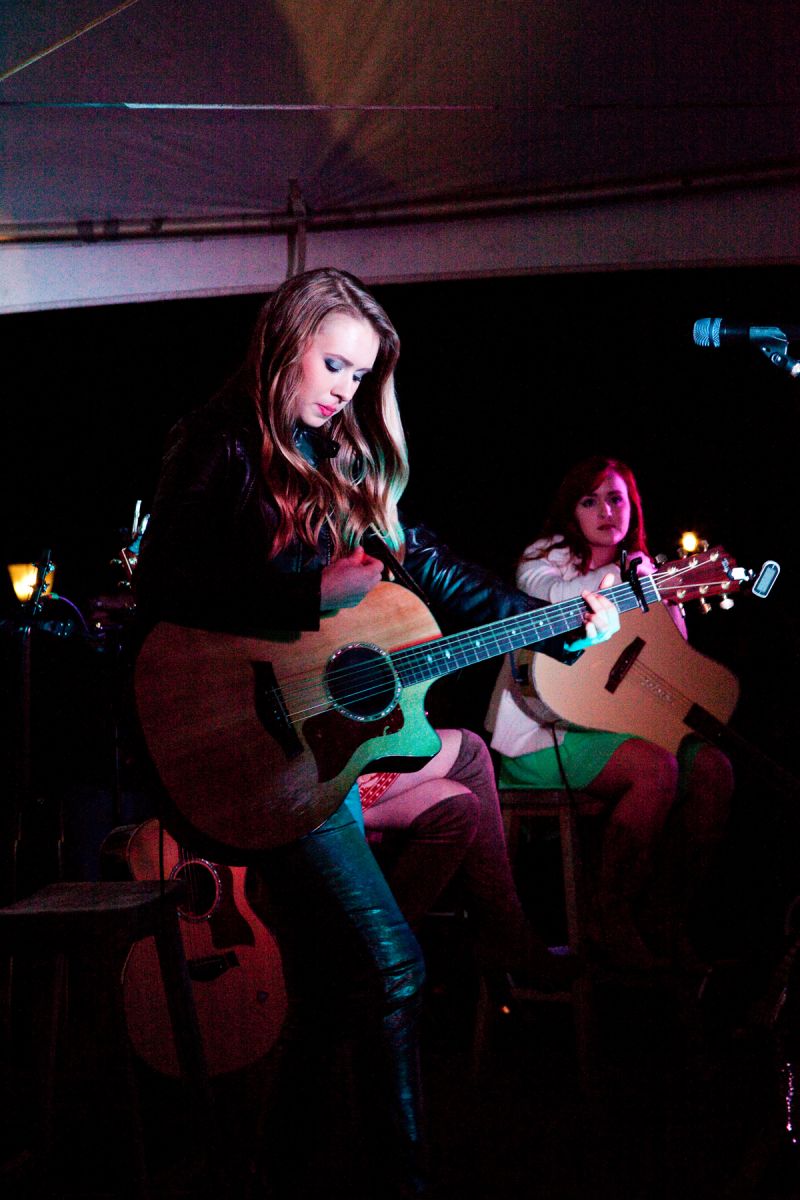 Chelsea Summers performing