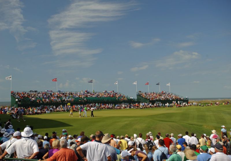 Rory Mcilroy and Jamie Donaldson shake hands on the 18th.