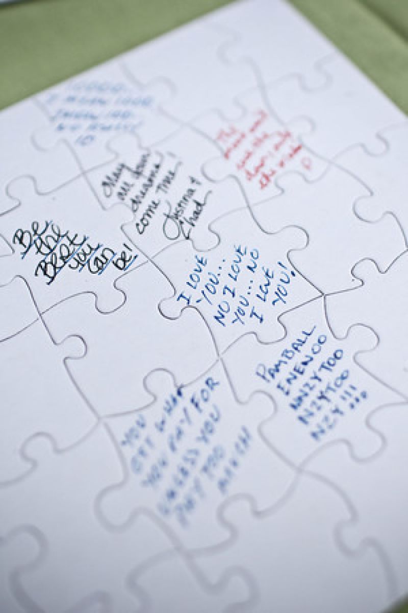 GAME TIME: Paying homage to the couple’s penchant for puzzles, this was a cute alternative to a traditional guestbook. Fun fact: the weekend Kiften realized she and Will were meant for one another, they’d spent an entire night putting together a 1000-piecer.