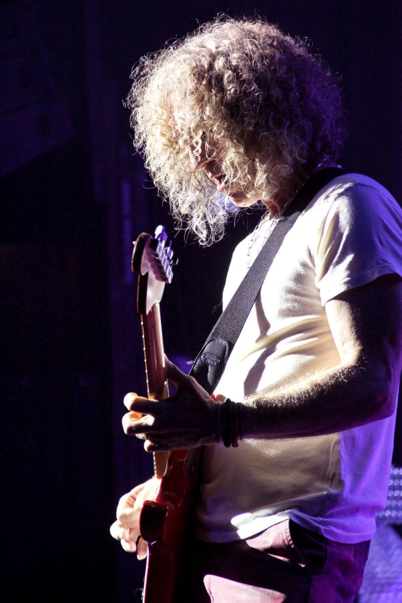 Foreigner comes out swinging to start the show