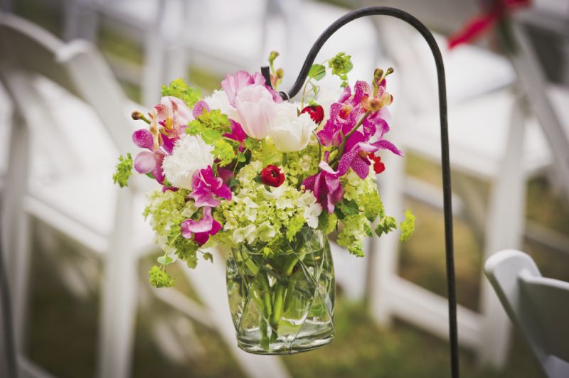 stationer Three Little Birds incorporated a peony motif on the ceremony program to mimic the wedding flowers.