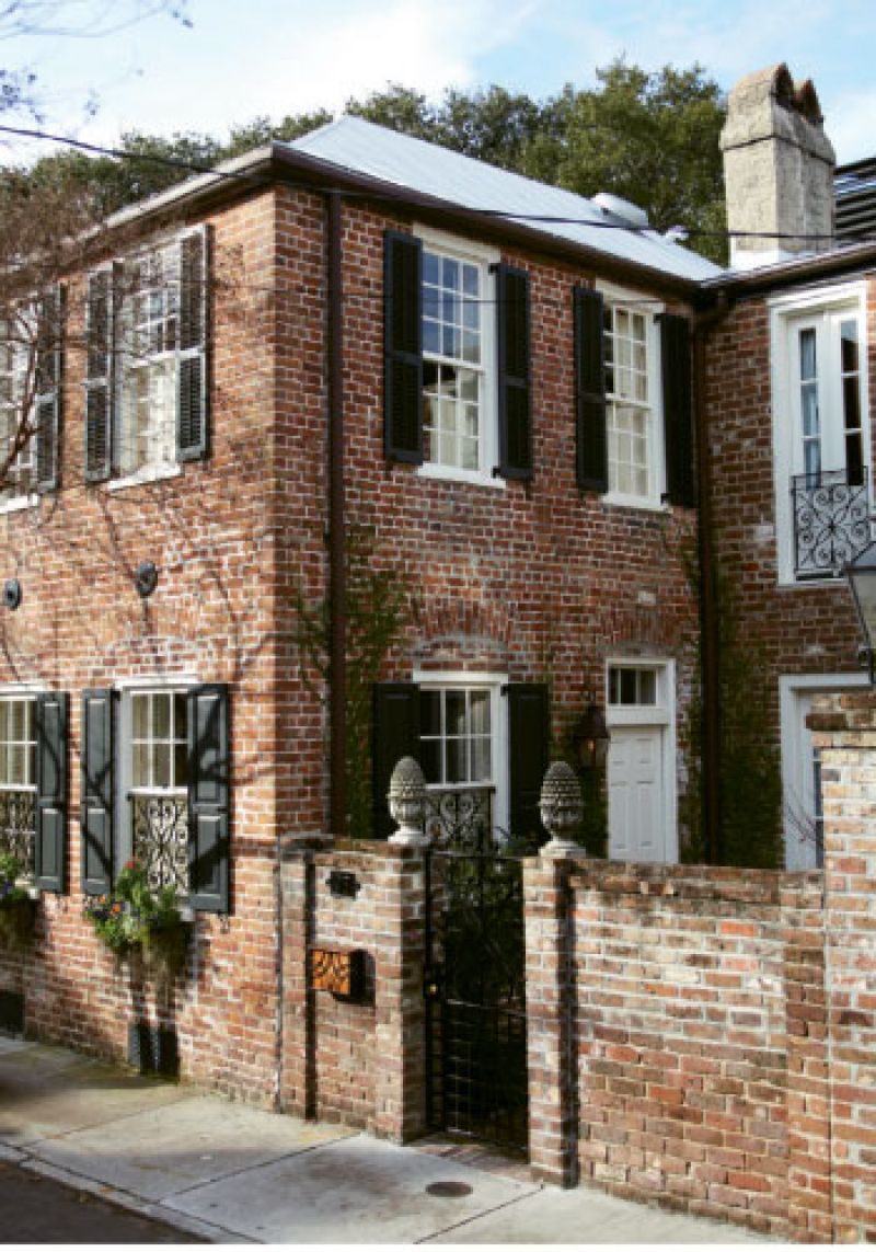 The home shares a property line on its eastern face with the owner’s mother’s house