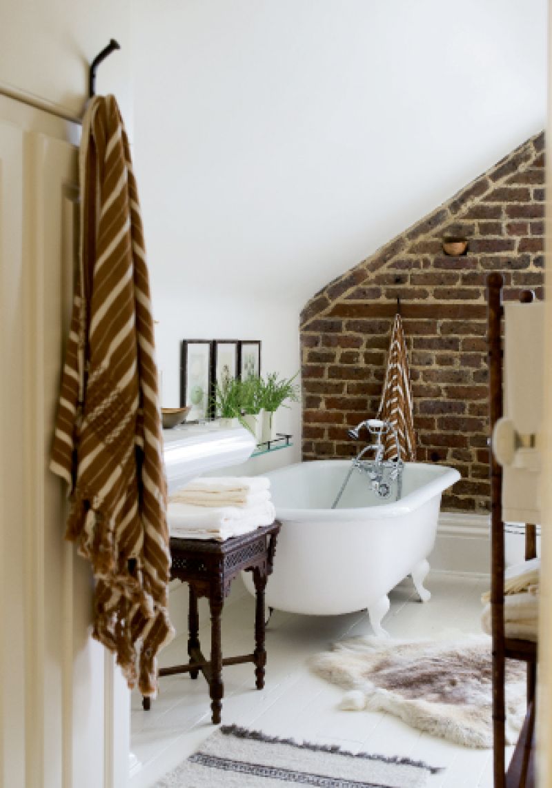 bathroom_past_forward.jpg