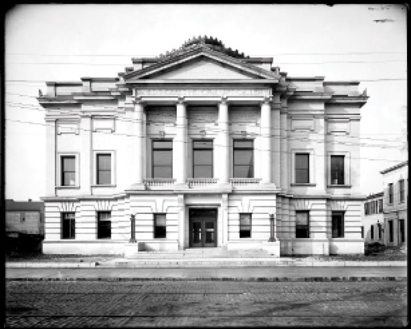 Since its construction in 1905, the Gibbes has made a stately statement on Meeting Street.