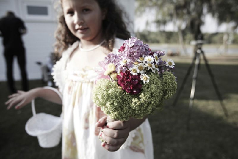 GRAB A BUNCH: Duvall Catering Events &amp; Design loosely gathered wildflowers for colorful, natural bouquets.