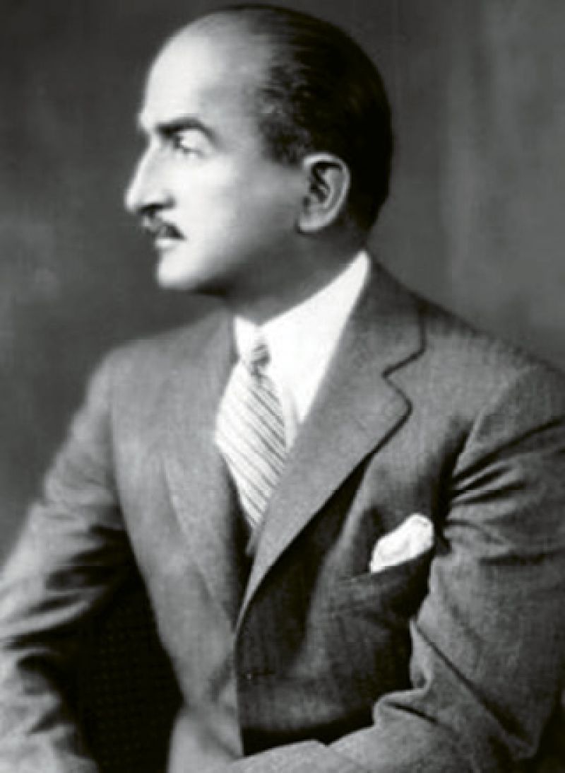 1931: Victor, a friend and financial backer of perfumer Prince Matchabelli, suggested Charleston as an ideal location for growing shrubs, flowers, and other plants for his essential oils.
