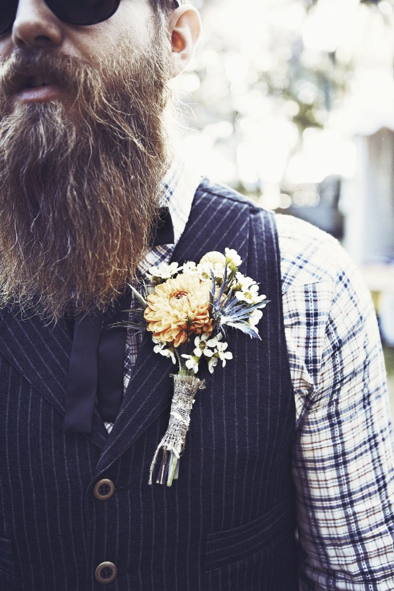 PIN IT: The Foxglove Arrangement Society (Lisa’s floral business) did the wedding flowers.