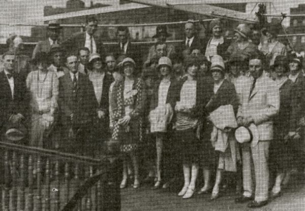 Charleston’s Society for the Preservation of Spirituals performed at the Thursday Evening Club in New York City as guests of Marjorie, who had seen the group in Boston a year prior.